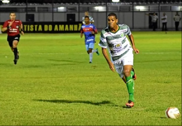 Atacante Uilliam