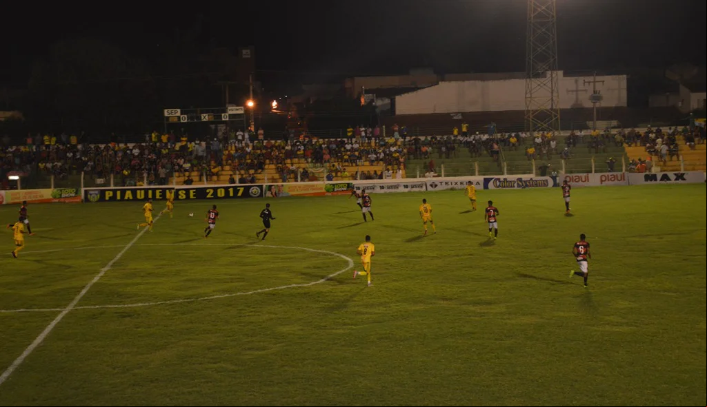 Jogo foi bastante movimentado