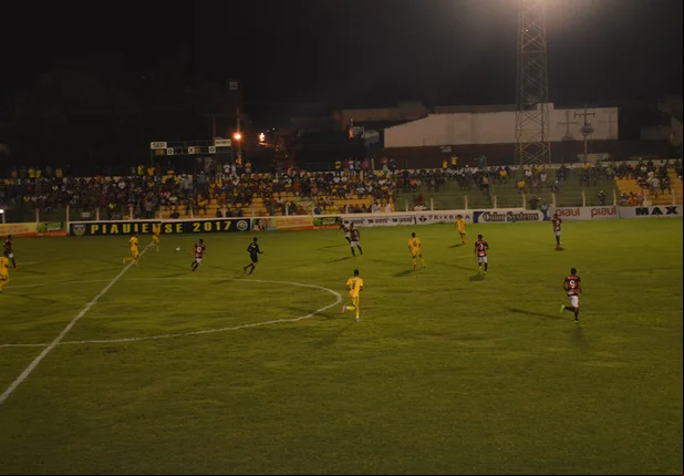 Jogo foi bastante movimentado