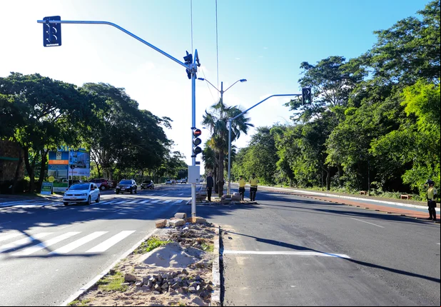 Sinalização na Marechal Castelo Branco 