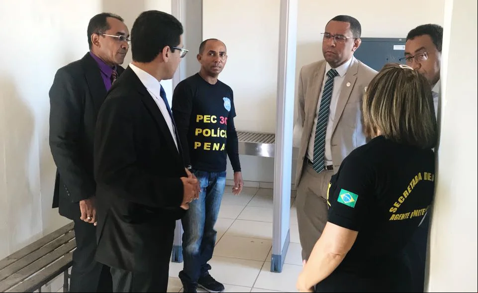Visita ao presídio de Floriano