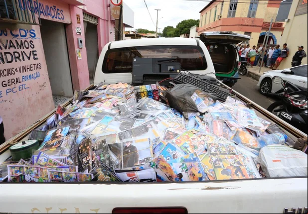 Mais de 100 mil CDs e DVDs são apreendidos no Centro de Teresina