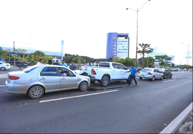 Engavetamento na Av. João XXIII em Teresina Piauí 