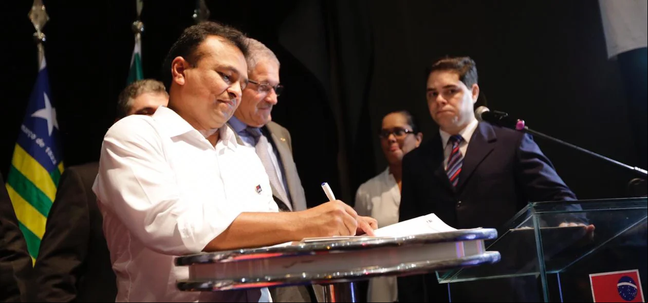 Fábio Abreu assista filiação ao PR 