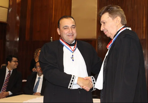 Desembargador Olímpio Galvão é empossado no TJ