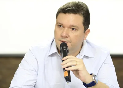 Fábio Sérvio durante discurso 