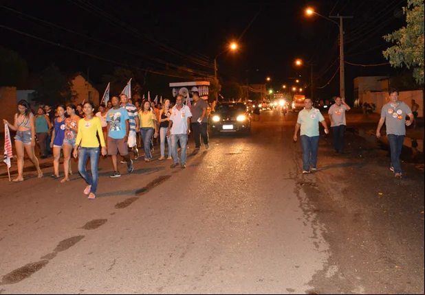 Nerinho faz campanha no bairro Ipueiras 