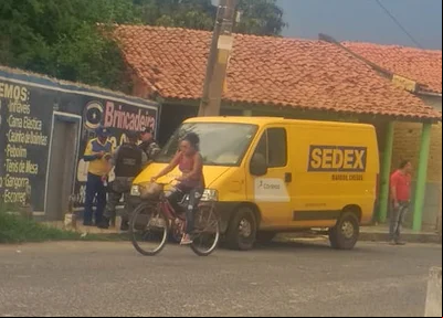 Carro dos correios roubado hoje