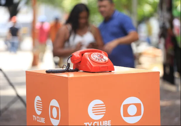 Big Fone toca e diverte o público na Praça João Luís Ferreira