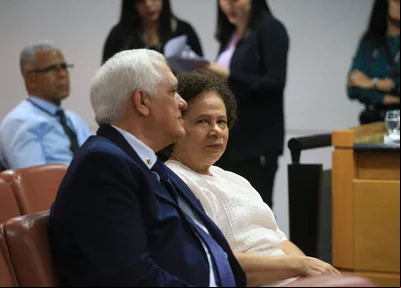 Themístocles Filho e Regina Sousa