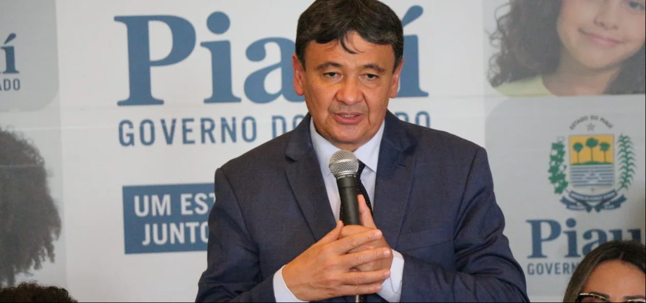 Governador discursa no Karnak