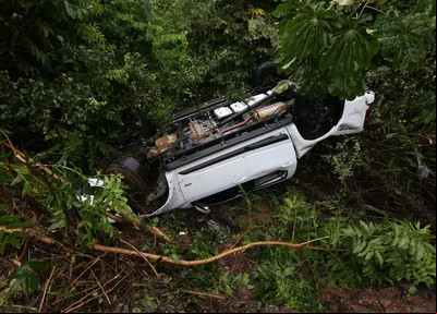 Veículo capotou na zona leste de Teresina