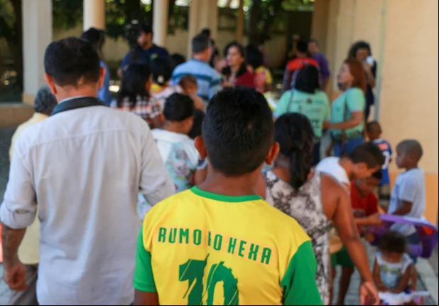 Venezuelanos são transferidos para novo abrigo em Teresina