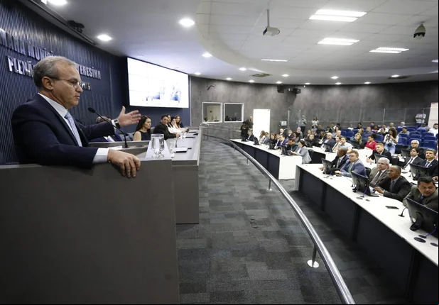 Firmino Filho participa de homenagem a Teresina na Câmara 