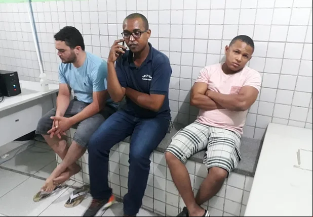 Funcionários presos