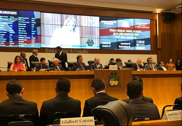 João Vicente Claudino recebe título de cidadania maranhense