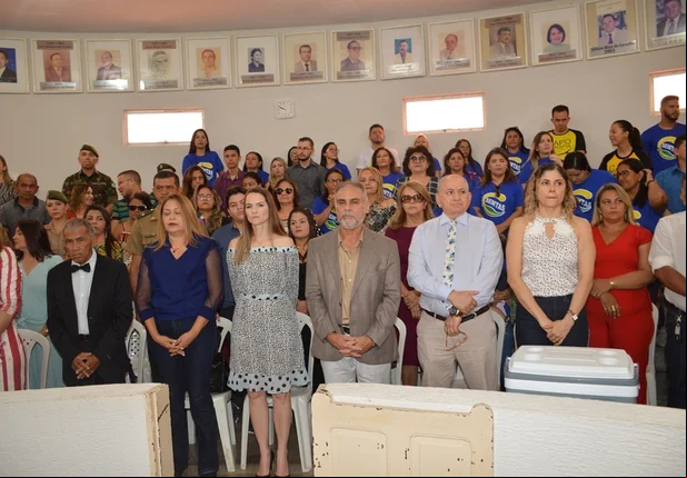 Câmara e prefeitura prestam homenagem a personalidades de Picos