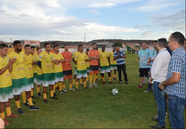 Diretoria do Picos apresenta elenco para a torcida e imprensa