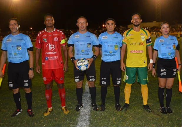 Picos empata com 4 de Julho no Estádio Helvídio Nunes