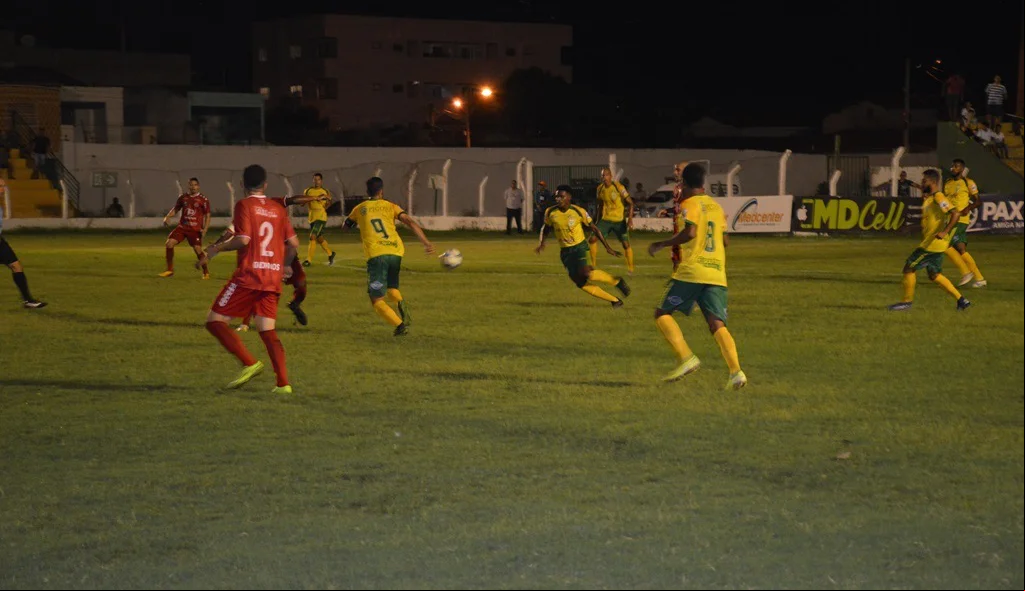 Jogo foi basante truncado