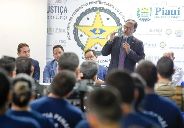 Aula inaugural do curso de formação de policial penal na Acadepen