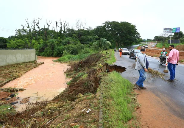 PRF interdita trecho da BR 343 na cidade de Teresina