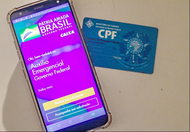 Auxílio emergencial do Governo Federal é distribuído pela Caixa Econômica