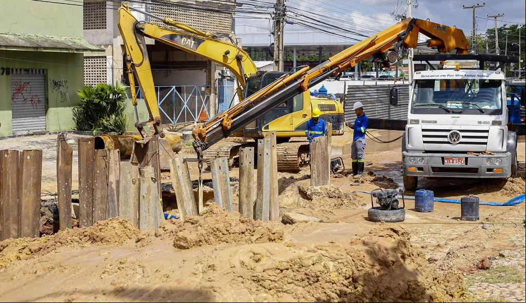 Obras na Avenida Universitária