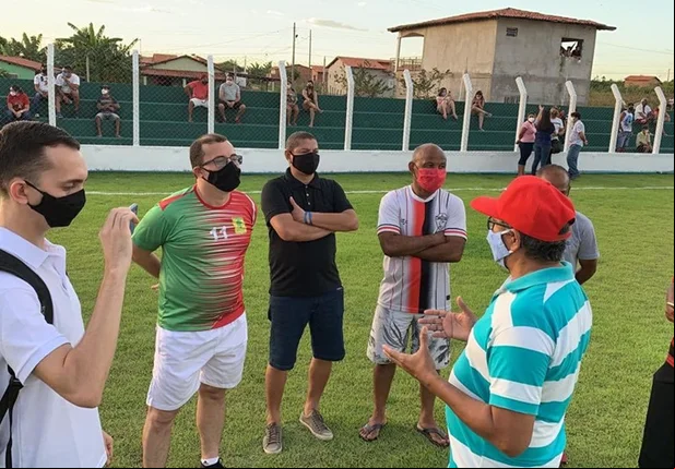 Prefeito Júnior Percy entrega obra