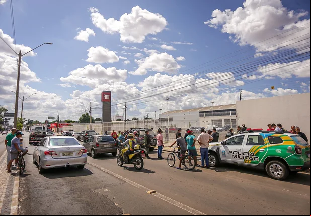 Assaltante é morto com quatro tiros na Avenida Barão de Gurguéia