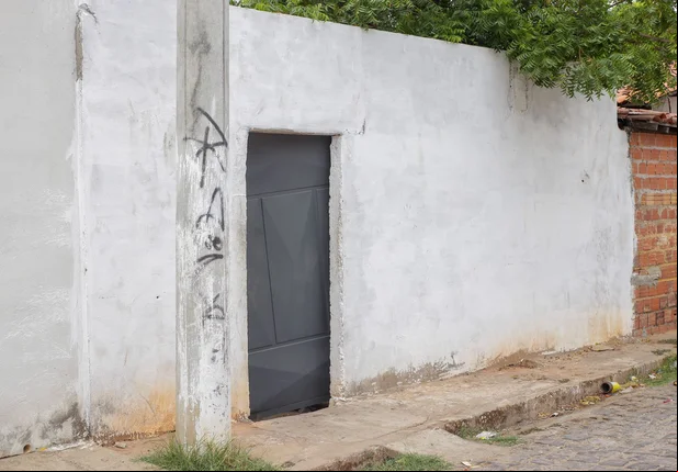 Homem encontrado morto em carro pode ter matado cabeleireiro