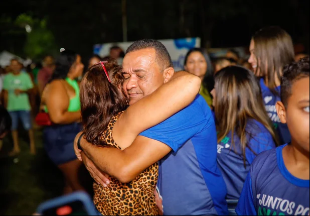 Confraternização de Professor Adriano e Diego Teixeira em Amarante