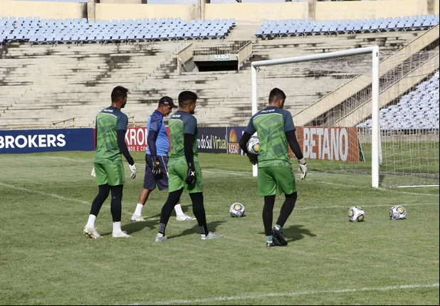 Altos treina em Teresina antes de jogo decisivo contra o CRB