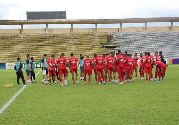 River treina no estádio para as semifinais do Piauiense 2024