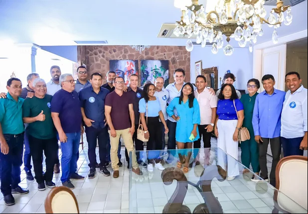 Ciro Nogueira filia prefeitos, vereadores e lideranças de Teresina