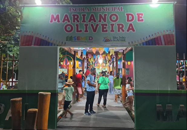 Prefeitura de São João do Arraial entrega reforma de escola municipal