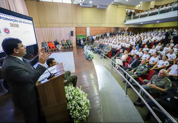 Rafael Fonteles participa de aula inaugural da nova turma do CFSD