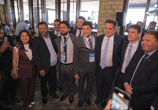 Prefeitos piauienses participam de almoço com Ciro Nogueira