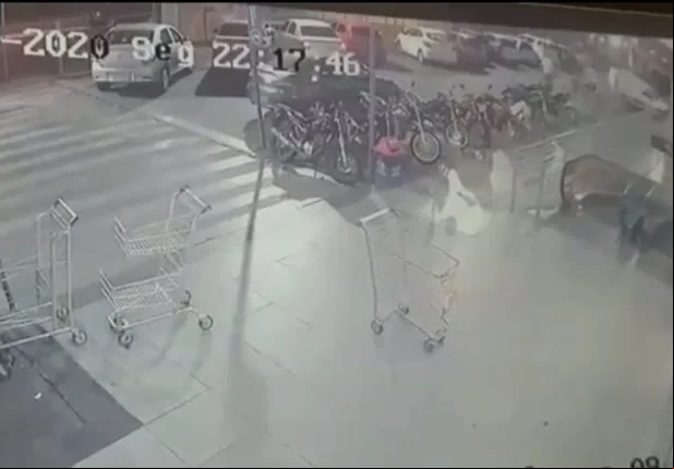 Suspeito de assaltar joalheria morre durante fuga no Dirceu