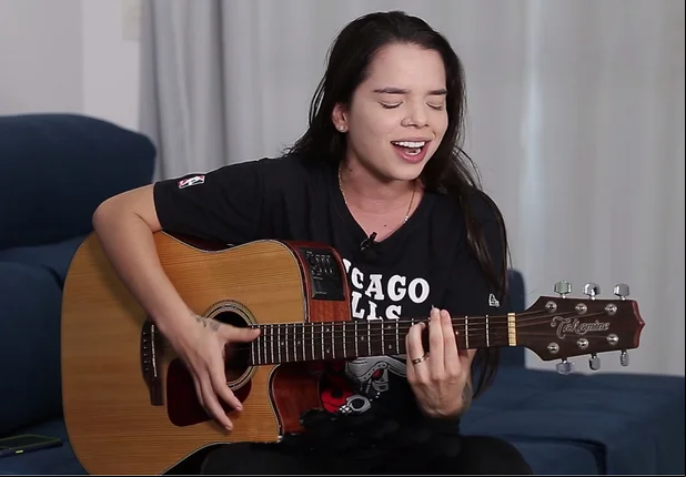 Cantora Maria Clara prepara live de São João em Teresina